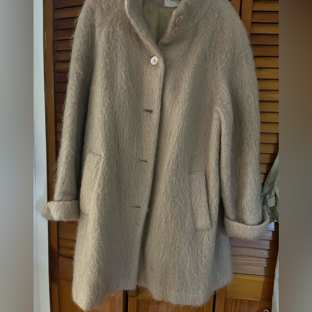 Gorgeous vintage jacket in excellent condition!